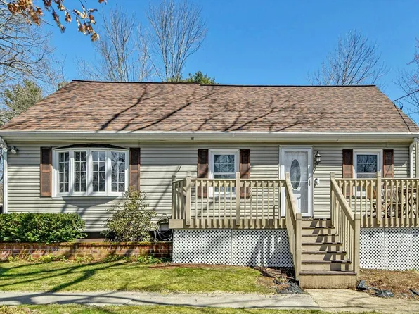 14 Canterbury St, Billerica, MA 01821