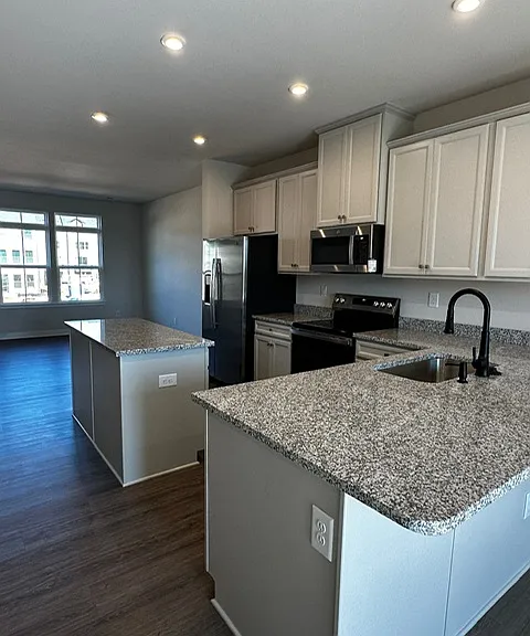 8008 Pinot Ln — Photo 20