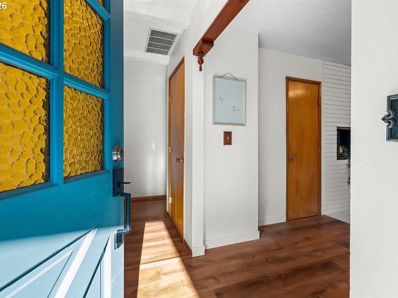 4th image of 2813 Maywood Dr