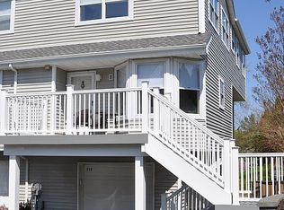 118 Leeward Ln, Port Jefferson, NY 11777
