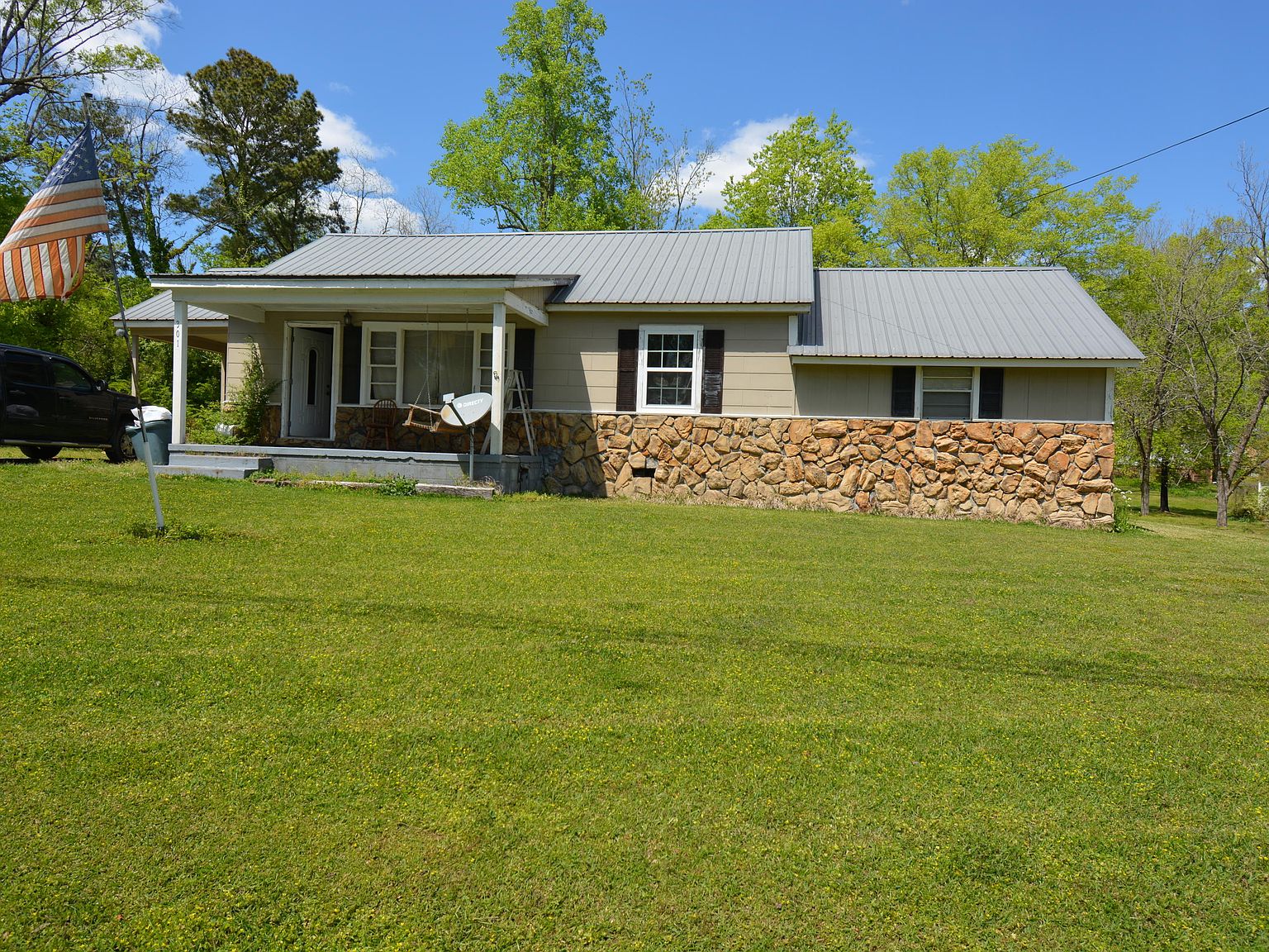 301 W Mill St, Blue Mountain, MS 38610 Zillow