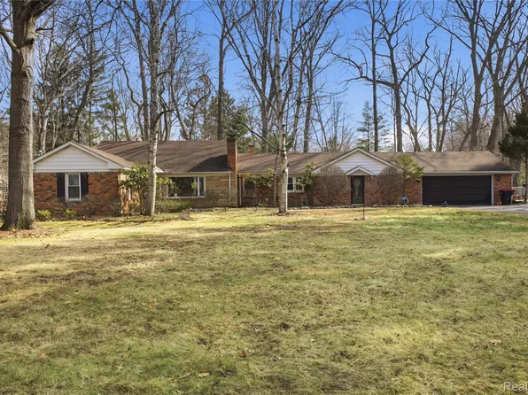 23640 Oak Glen Dr, Southfield, MI 48033