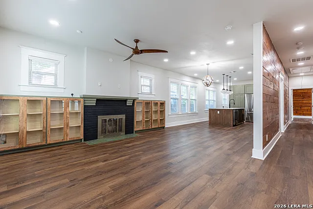 1219 Nolan St — Photo 4