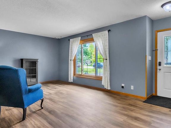 4th image of E5656 704th Avenue