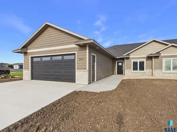 511 Bunyan Dr, Harrisburg, SD 57032