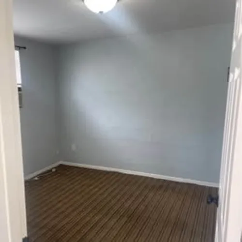 2 bed, 700 sqft, $950 — Photo 2