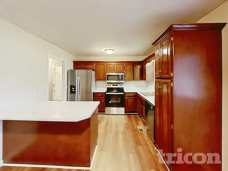 1218 Bolton Dr — Photo 5