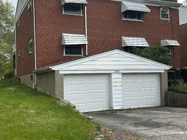 1574 Oak Knoll Dr #1 — Photo 15