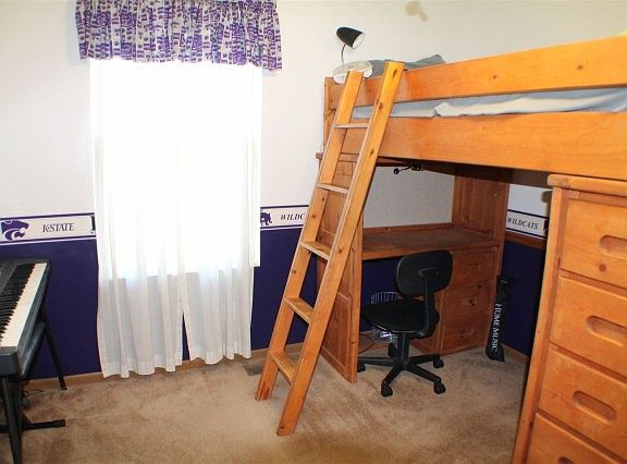 4th image of 340 Park Dr