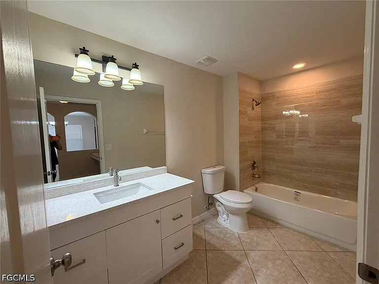 3527 NE 19th Pl — Photo 22