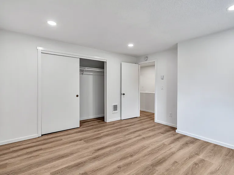 5210-5232 SE Rinearson Rd #5230 — Photo 17