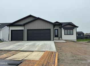 4002 Steel St, Bismarck, ND 58503