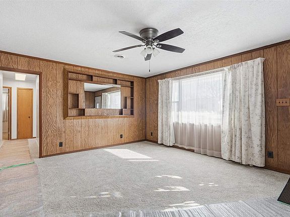 4th image of 3821 Oakland Rd NE