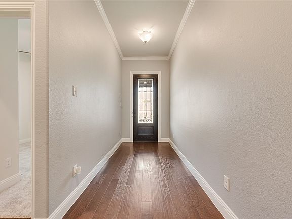 2nd image of 4113 Blythe St