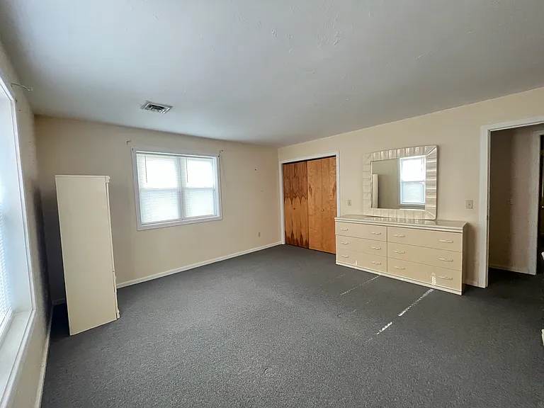 43 Tamarack Dr — Photo 8