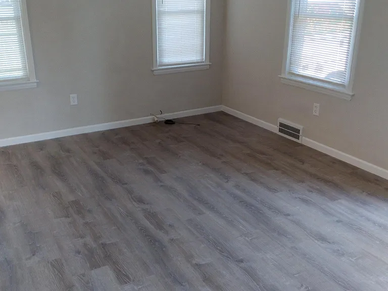 22933 Power Rd — Photo 11