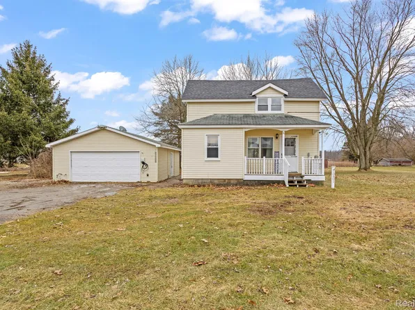 10601 Mason Rd, Fowlerville, MI 48836