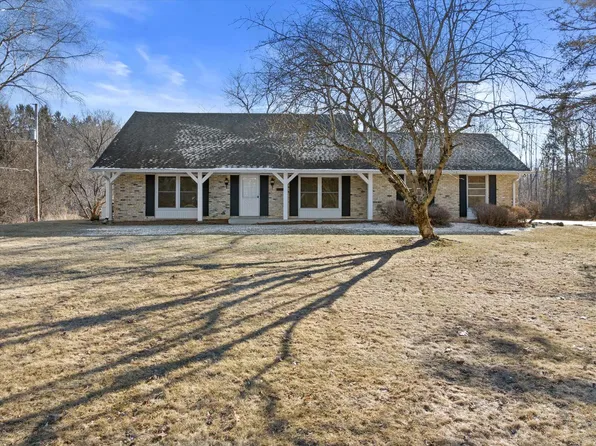 7025 Cedar Creek ROAD, Cedarburg, WI 53012