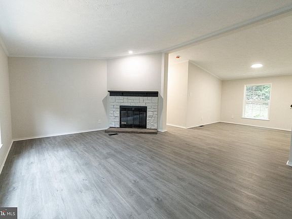 2nd image of 101 Ridge Ave