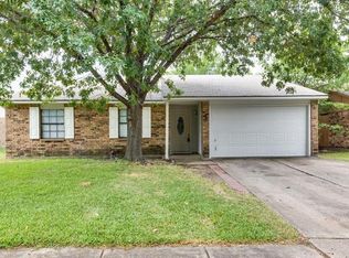 1313 California Trl, Grand Prairie, TX 75052