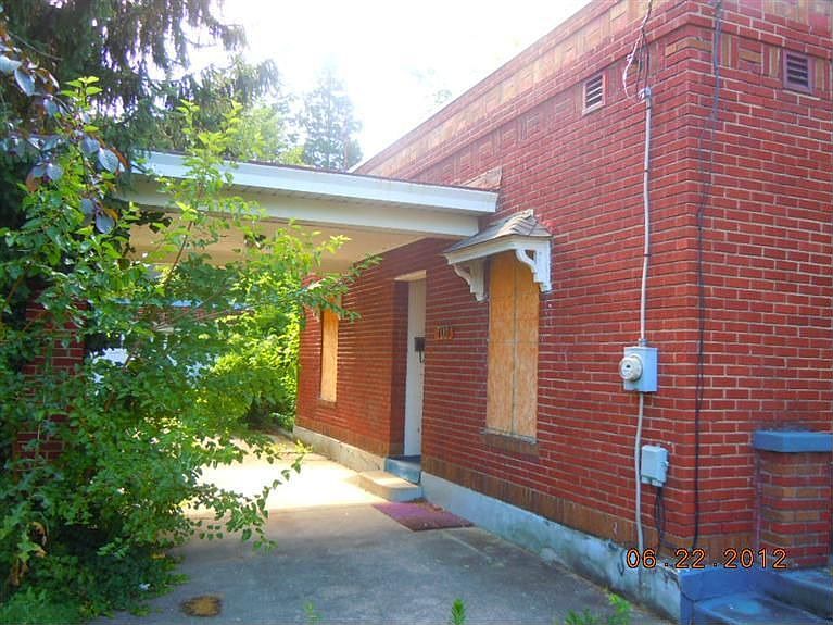 2nd image of 701 Chase Ave