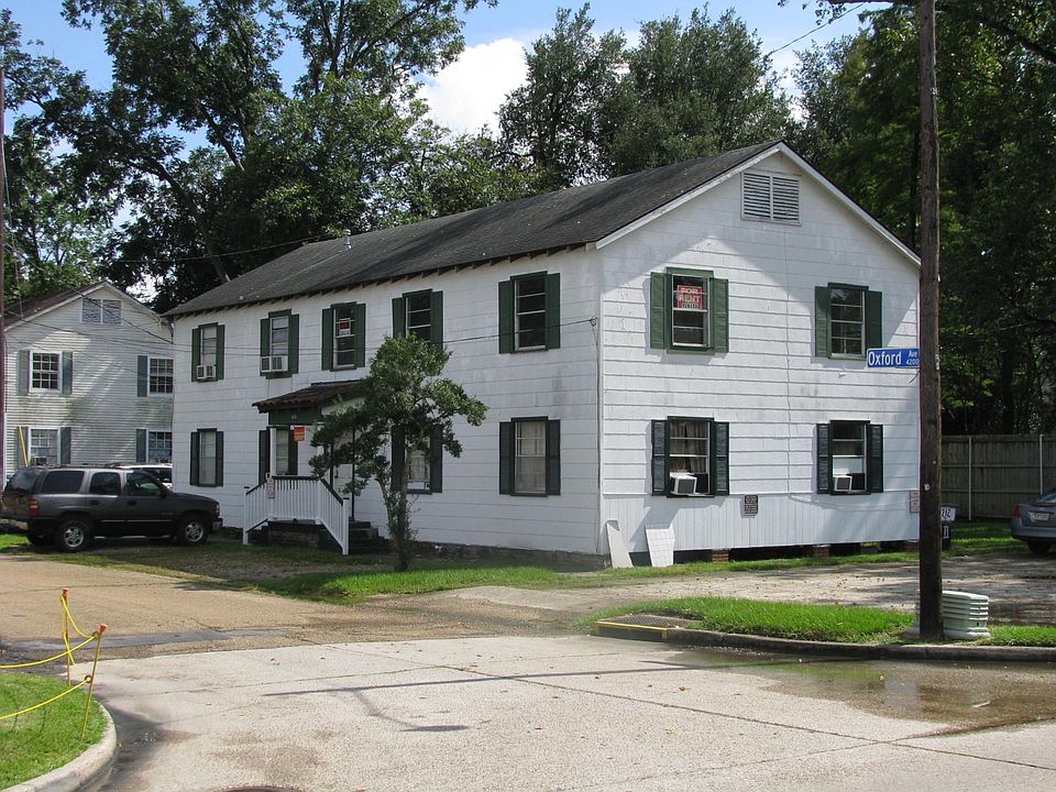 Building with only (4) four private apartments