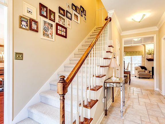 4th image of 8910 Ivey Glen Ct
