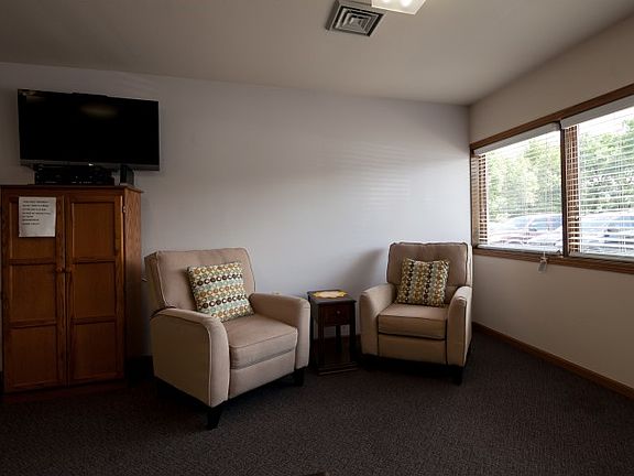 5th image of 112 Gillette St #10347087