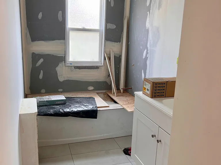 75 Holland Ave #5 — Photo 10