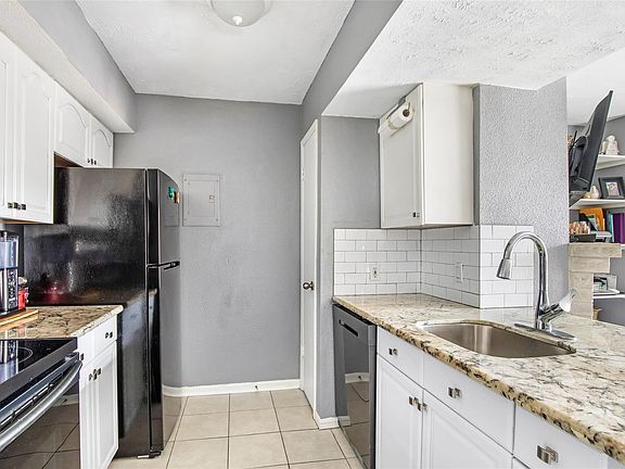 3rd image of 1505 Ward Rd APT 232