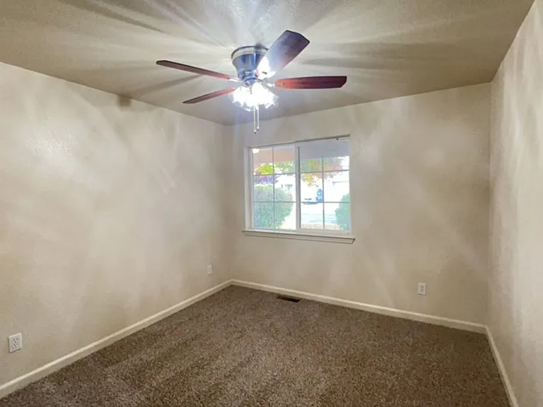 1325 Chichester Dr — Photo 14