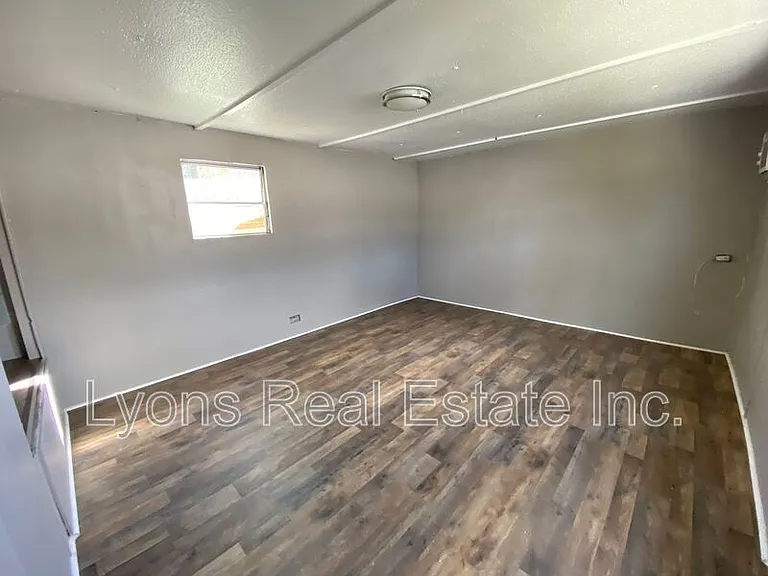 4900 Tice St #5 — Photo 5