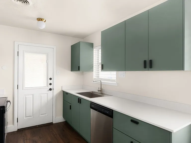 2408 Ventura Dr #A — Photo 4