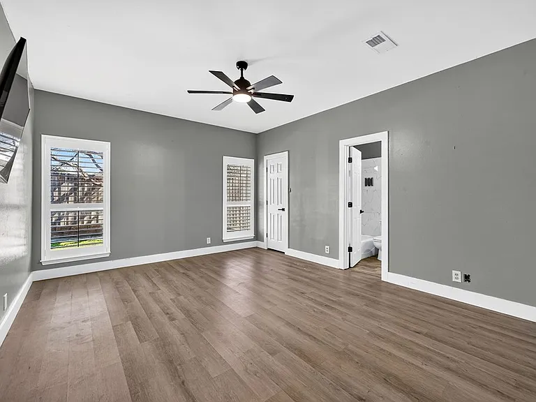 4910 Kingsboro Ct — Photo 47