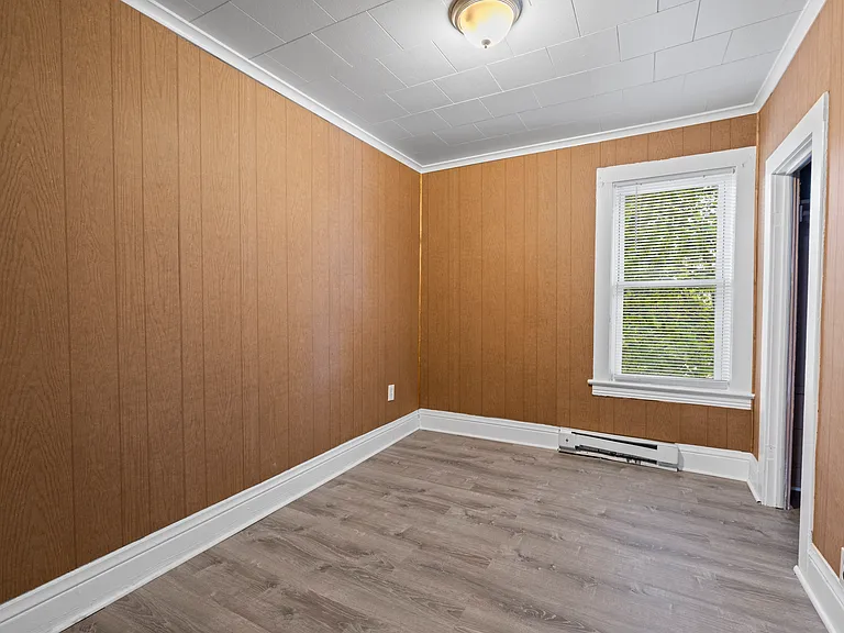 205 Darrow Ave #3R — Photo 5