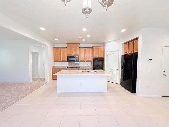 5th image of 7110 Purple Iris Ave