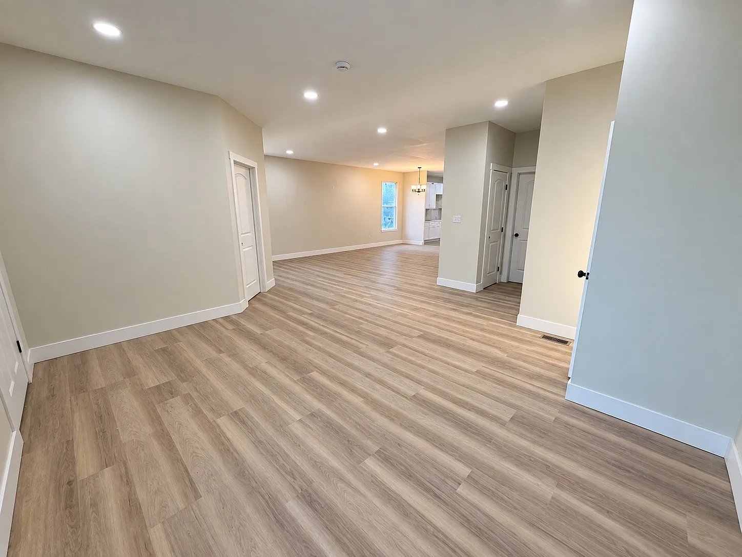 3 bed, 1748 sqft, $2,100 — Photo 2