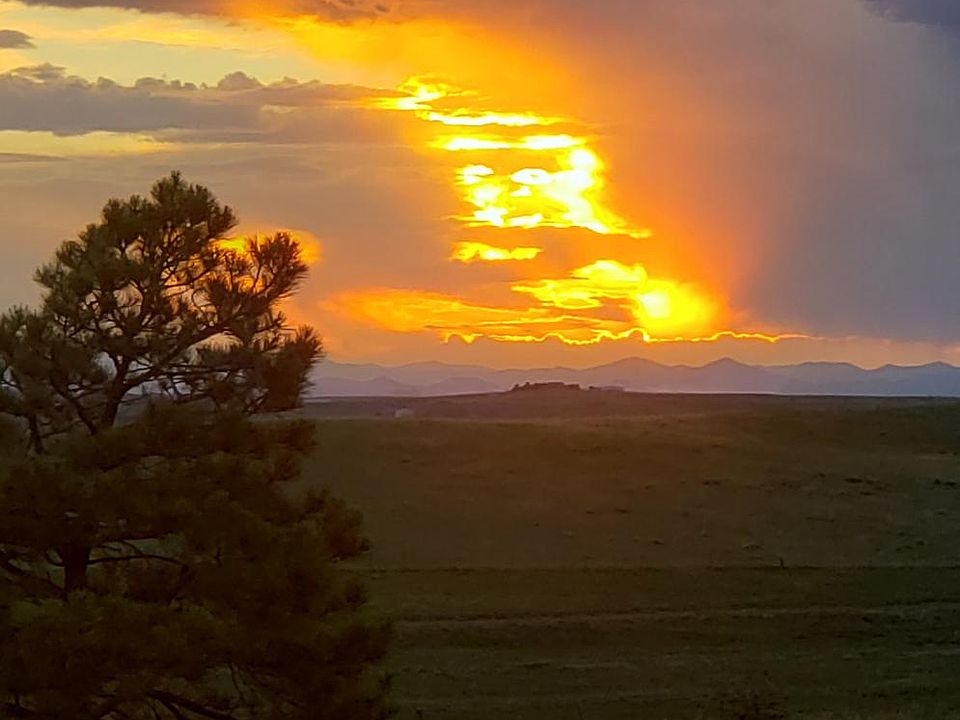 Beautiful view of the skyline at sunset