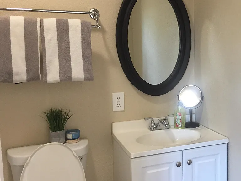 1931 Saint Lawrence Dr #IN-LAW STUDIO — Photo 8