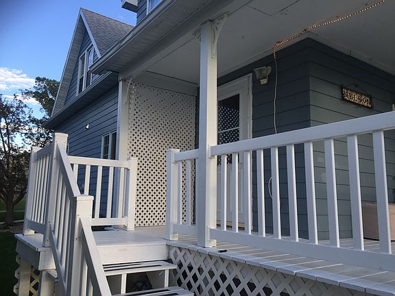 Side entrance from garage