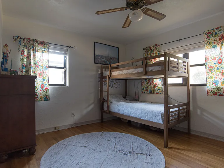 433 E Grant St — Photo 23