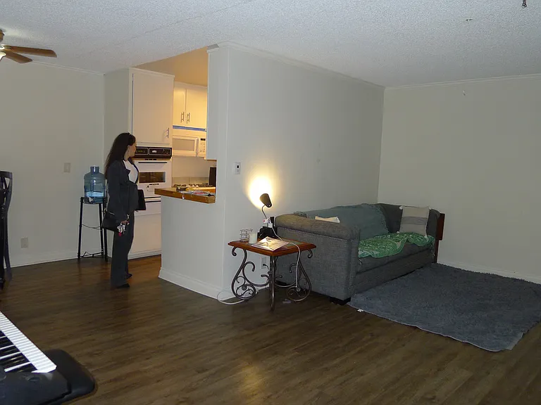 8740 Topanga Canyon Blvd #6 — Photo 35