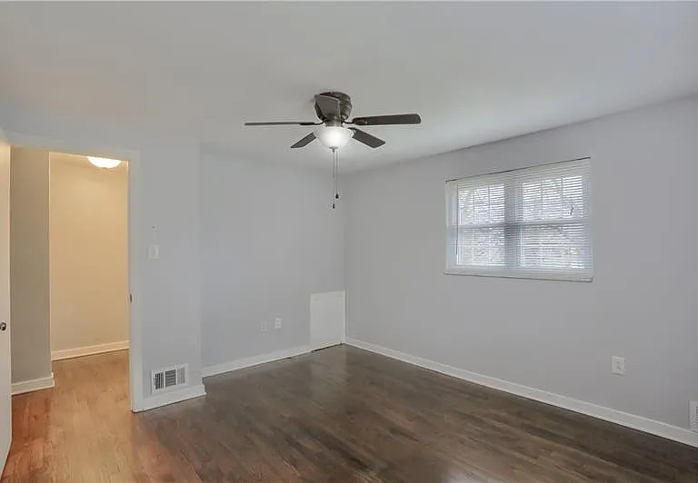 716 Maple Ln — Photo 14
