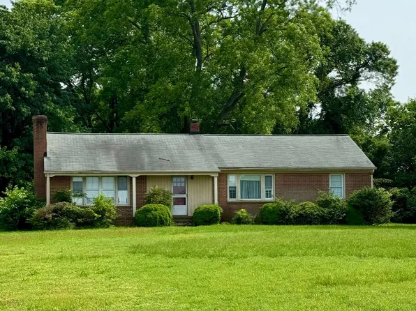 24662 Hazelwood Ln, Rappahannock Academy, VA 22538