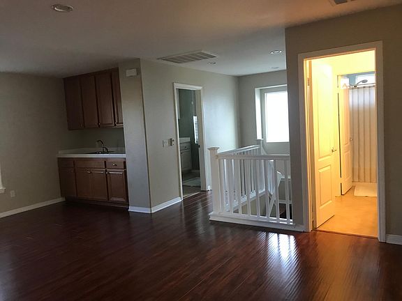 4th image of 33726 McKenny Pl