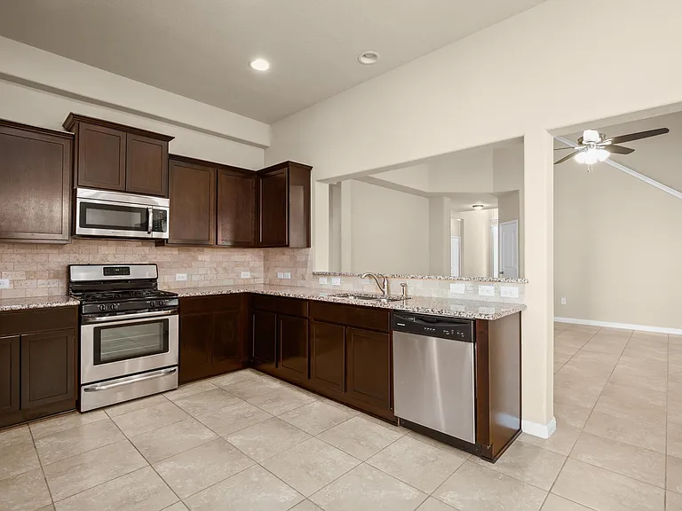 16440 Pienza Dr — Photo 9