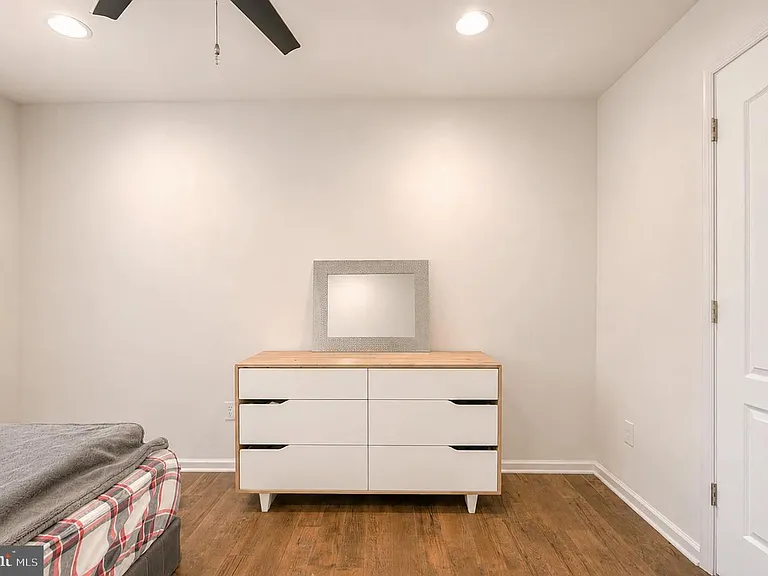 4 Regency Ct — Photo 28