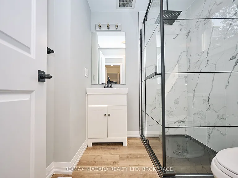19 Maccabee Ave #LOWER — Photo 13