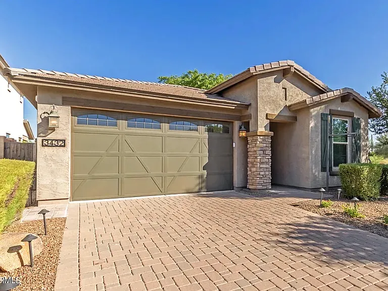 3432 E Strawberry Dr — Photo 29