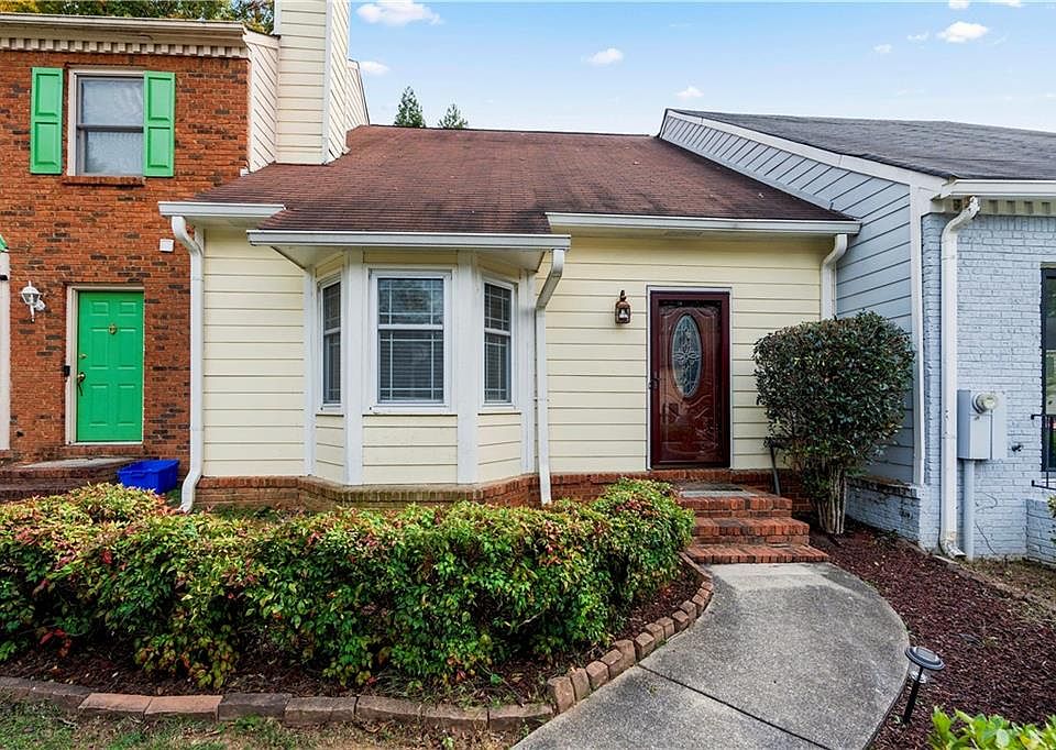 1st image of 1226 Poplar Pointe SE